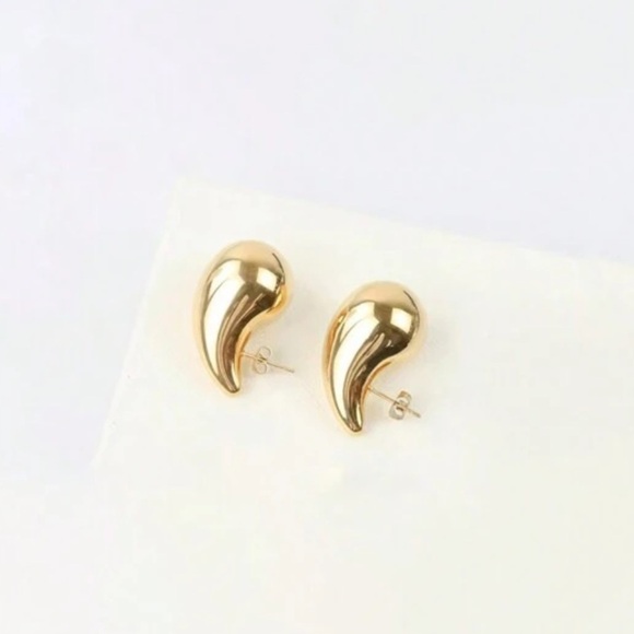 Teardrop Stud Earring - Picture 9 of 13